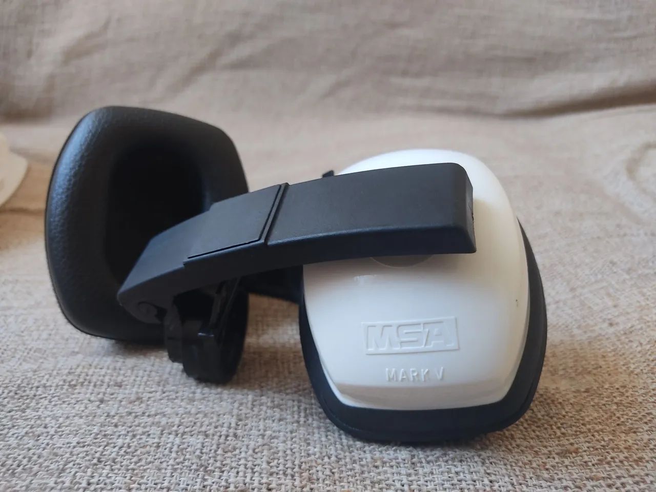 Capacete de Segurança com Abafador de Ruído MSA - Foto 3