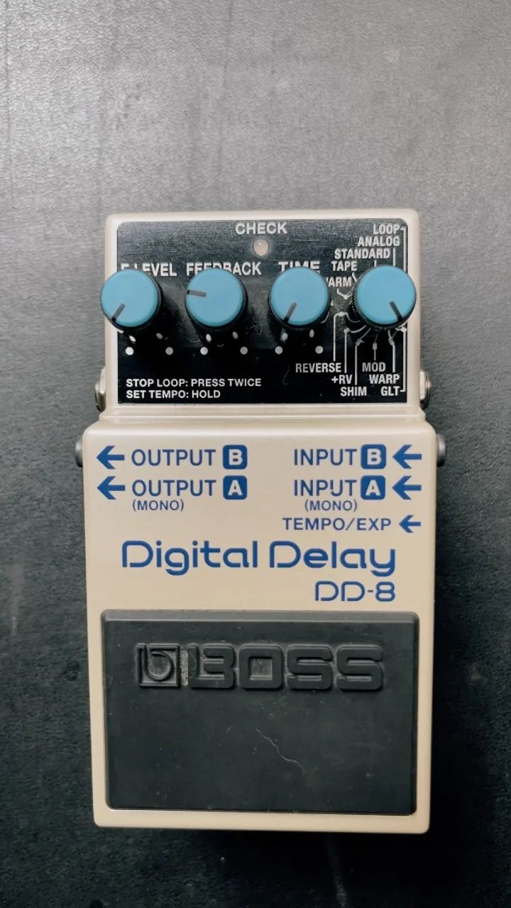 ( Oportunidade )  Pedal Boss Digital Delay DD-8 + FOOT TAP DELAY