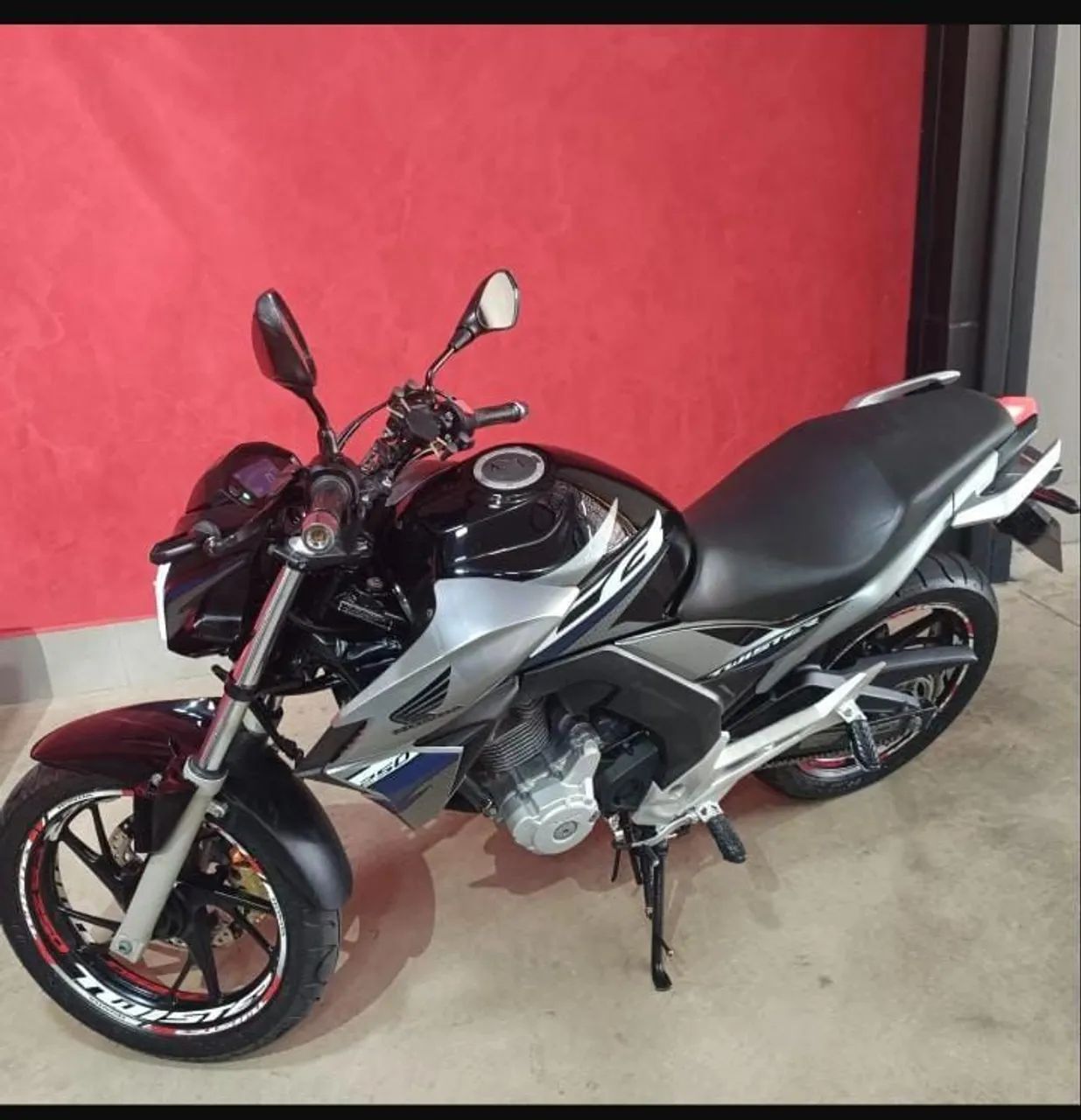 Vendo CB 250 TWISTER (2019) - Foto 2