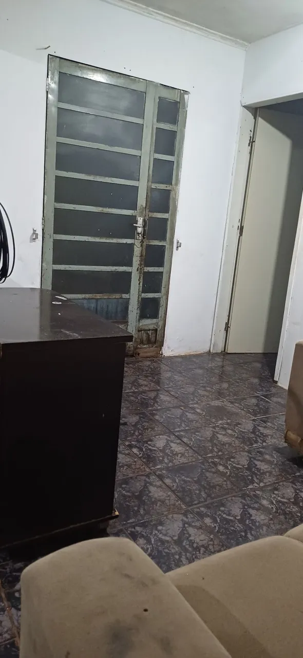 Aluga-se apartamento térreo mobiliado (fotos antigas, atualmente encontra-se em bom estado