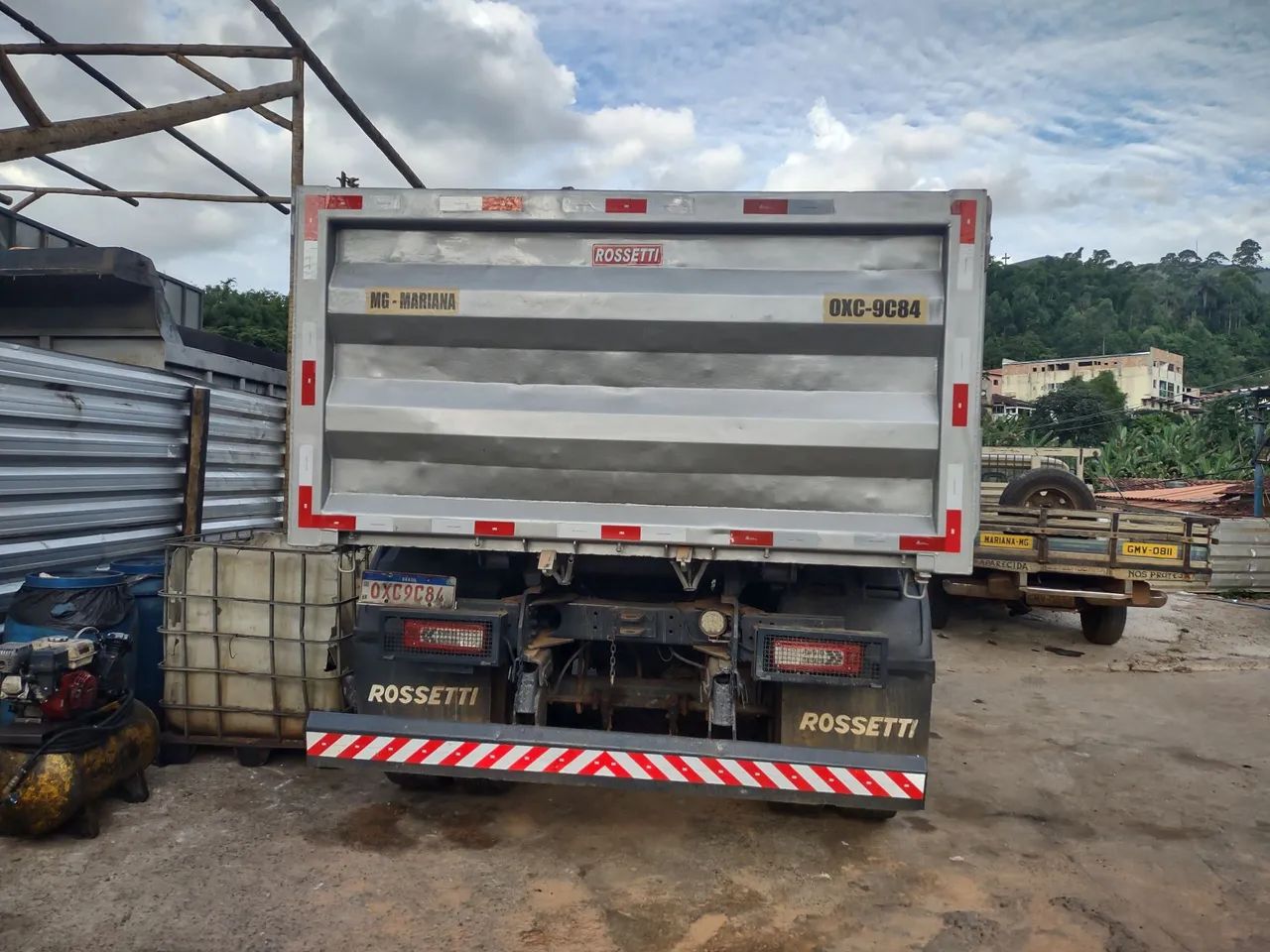 Caminhão volvo VM 330 8x2 - Foto 2
