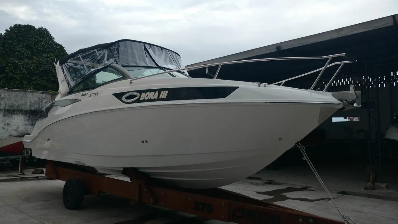 Lancha Focker 275 - Excelente <br>Motor Mercuty Diesel TDI  V6  260 HP<br>2018 - 600 horas - Foto 10