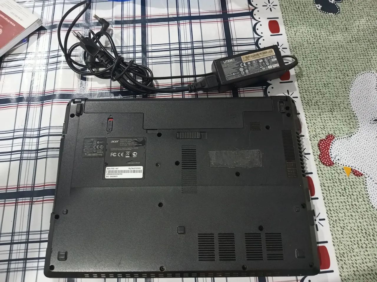Notebook Acer i3 com 4gb memória, teclado novo, carregador original. - Foto 5