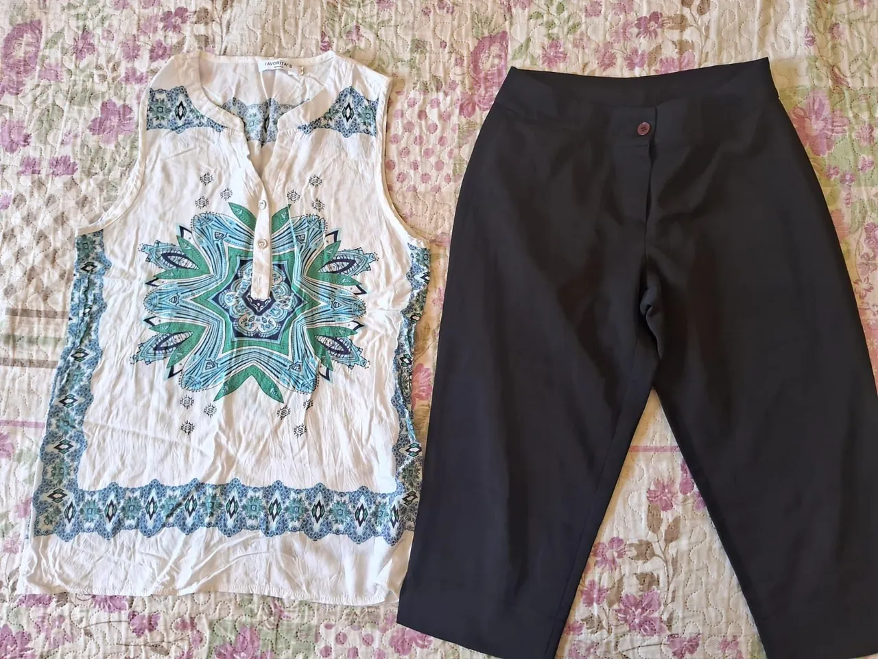 Conjunto Blusa e Calça. Blusa tamanho M, Calça tamanho 36.