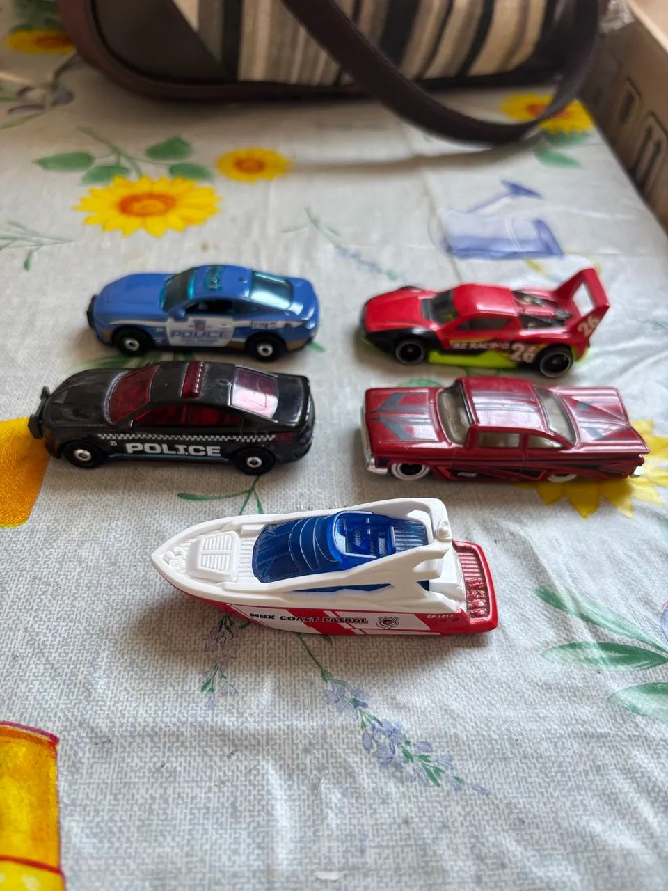 Modelos da hot wheels e matchbox (5 unidades)