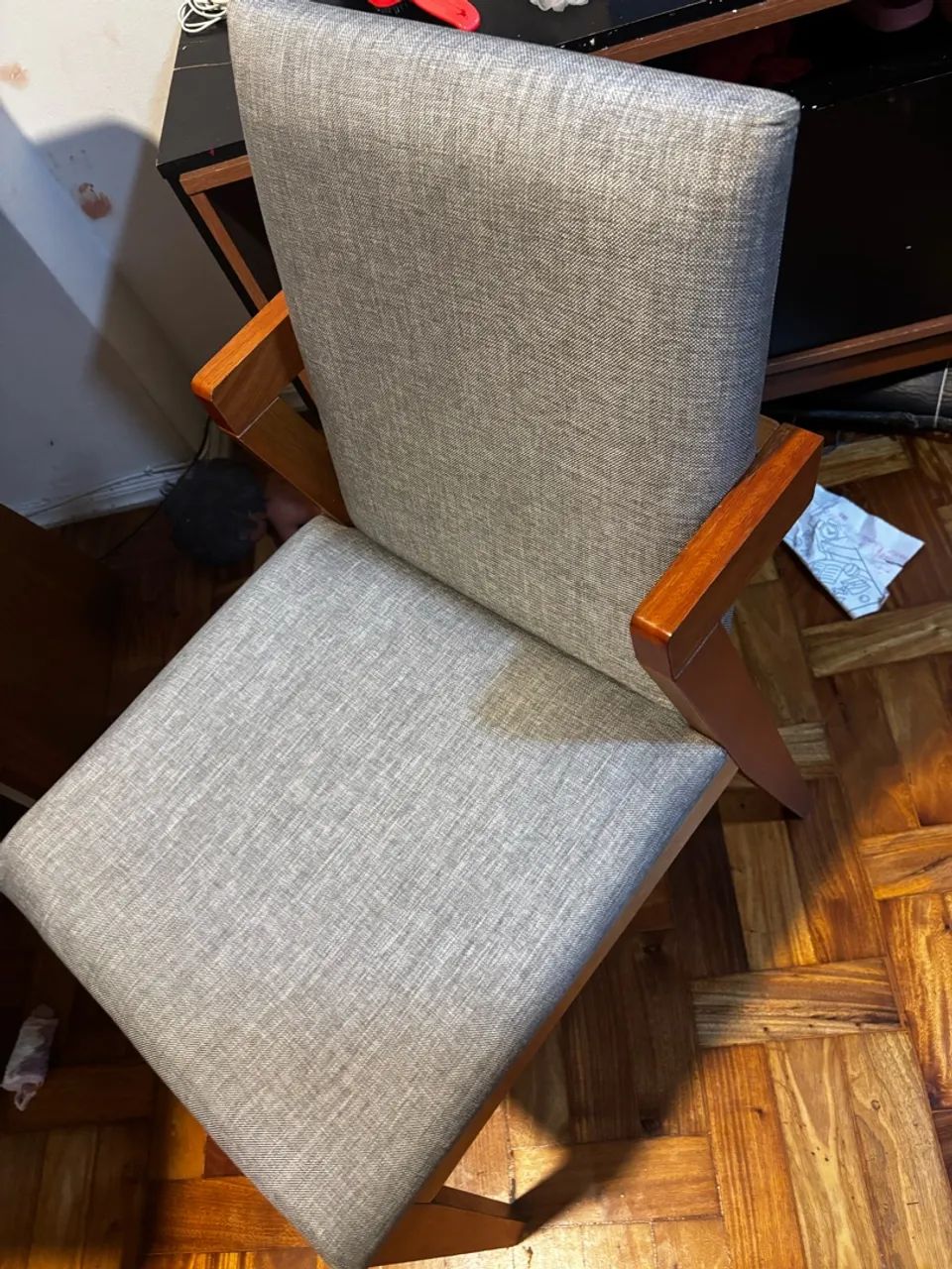 Mesa com 4 cadeiras madeira maciça  - Foto 3