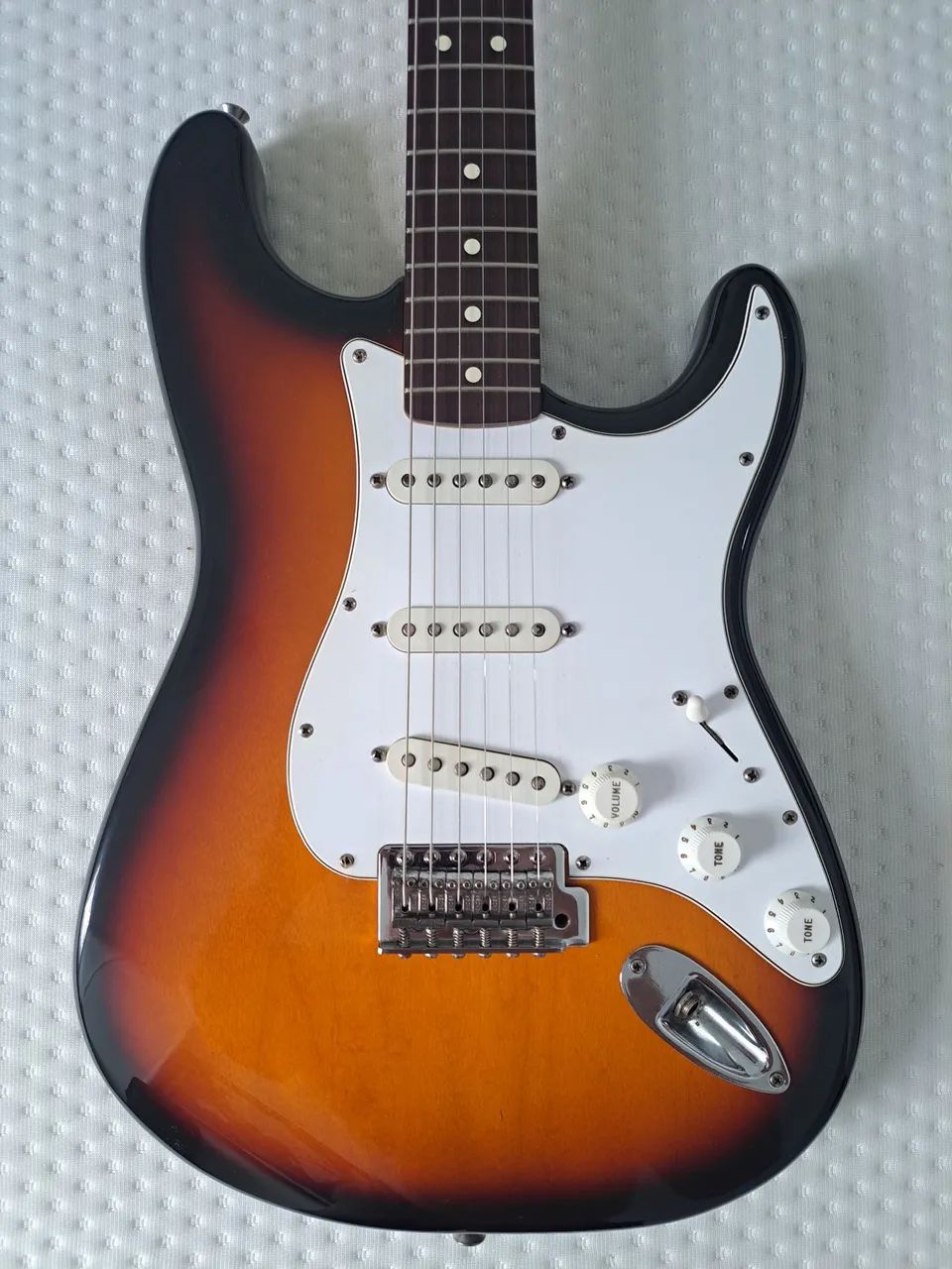 Guitarra Fender Stratocaster Standard 1999 - Foto 5