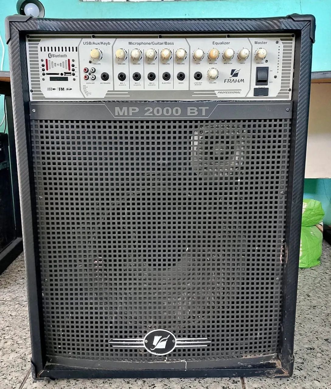 Caixa de som amplificada multiuso Frahm MP 2000 BT