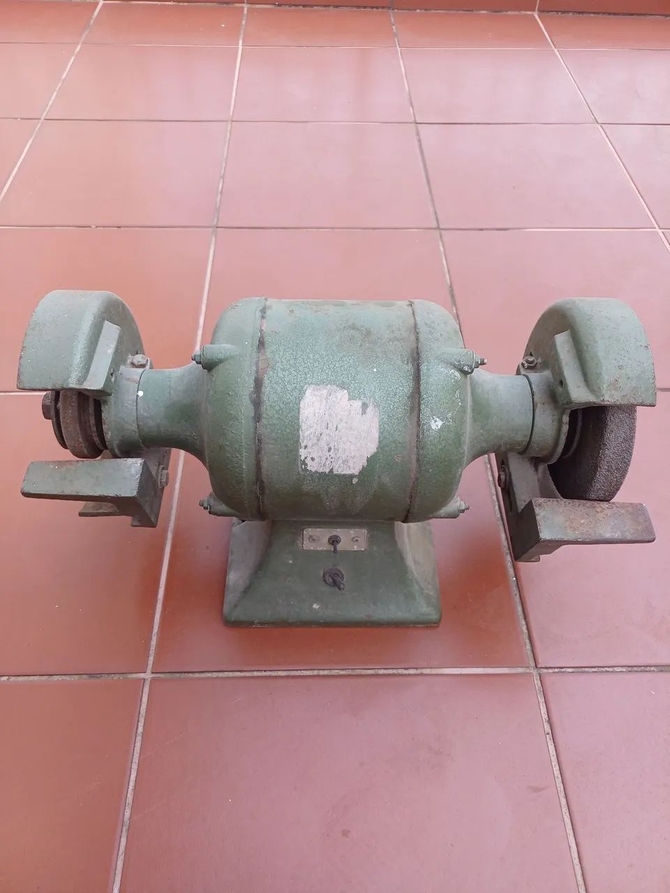 Moto Esmeril Antigo Industrial de Bancada Ferro Fundido - Funcionando