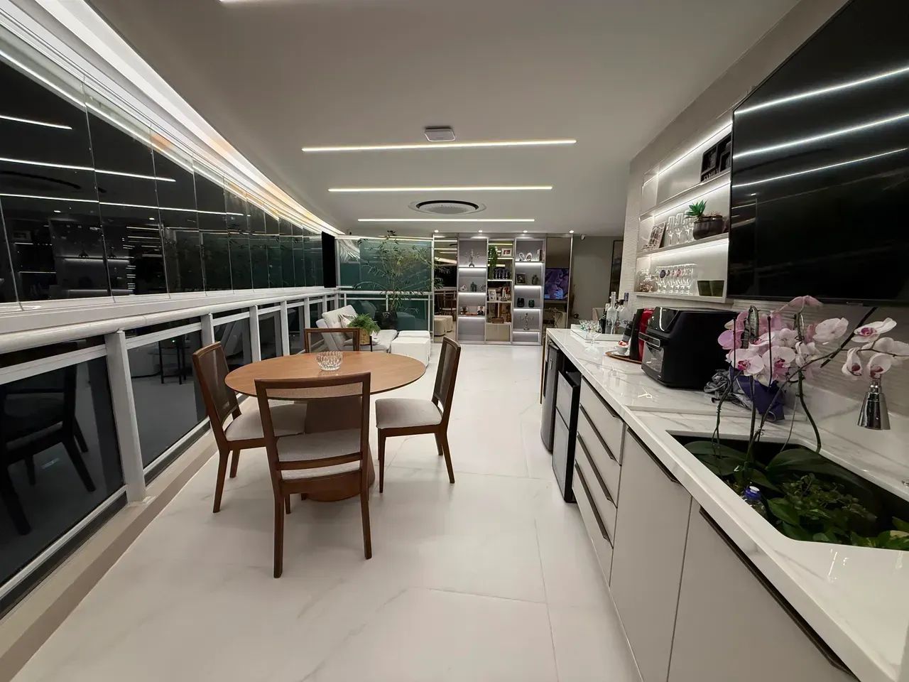 APARTAMENTO REFORMADO - 3 SUÍTES NO UMARIZAL/NAZARÉ - Foto 2