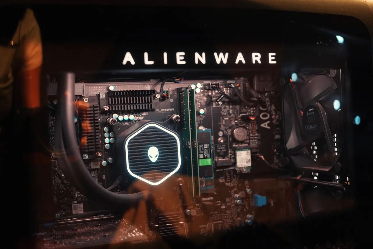 Alienware Aurora R15