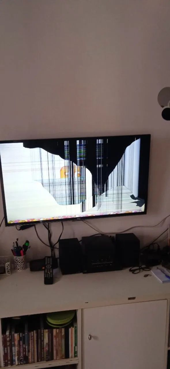 Tv TCL de 40 Polegadas Sai Som, Display Com Avaria  - Foto 4