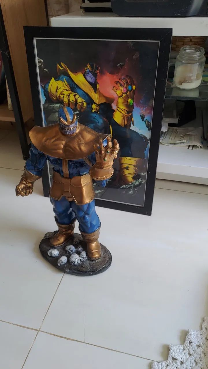 Estatueta - Thanos + Quadro - Hobbies e coleções - Jardim Colibri