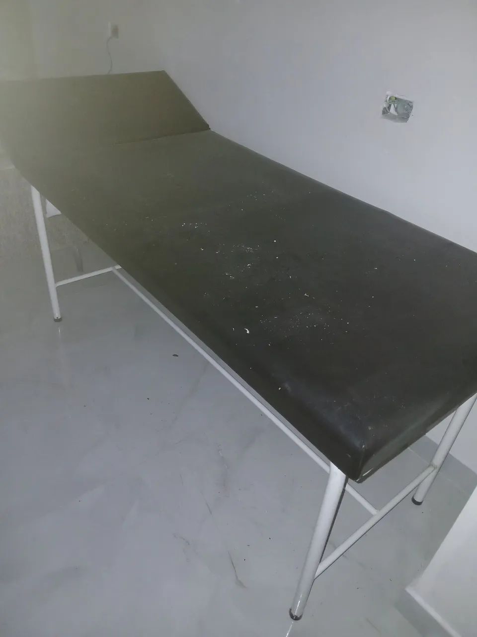 Vendo sofá e maca