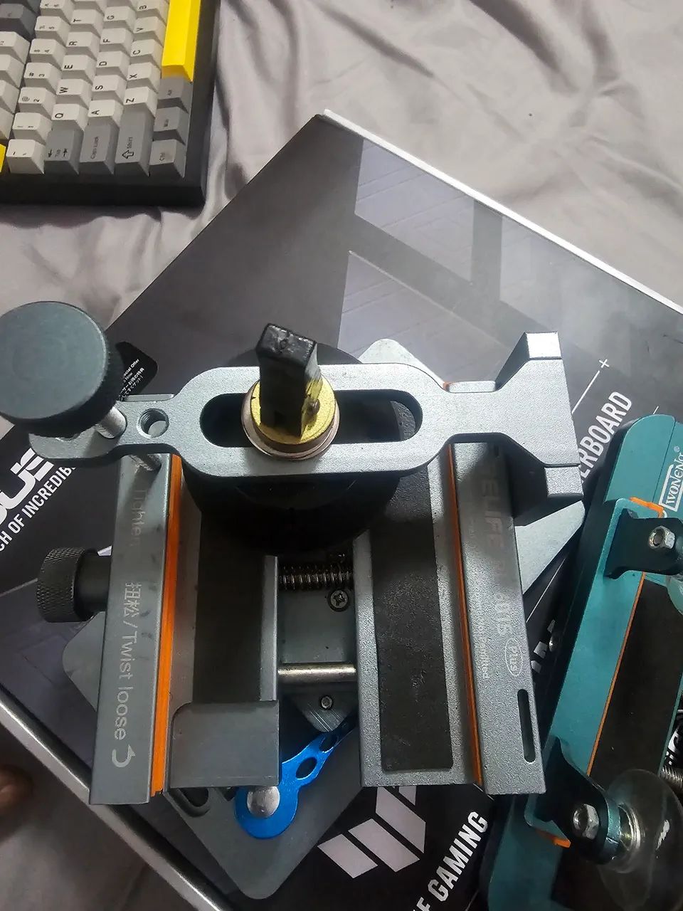 Suporte para remoção display  e tampa  traseira  iphone  e outros - Foto 4