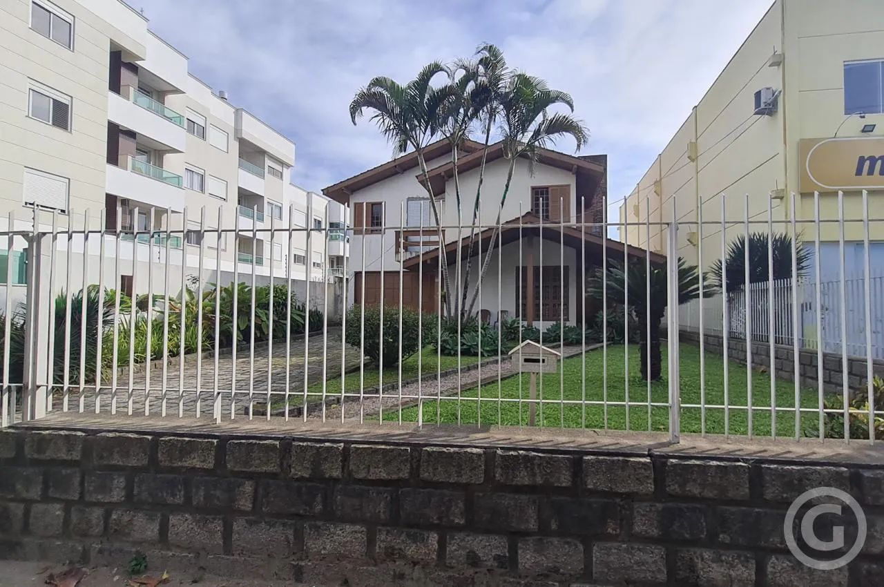 Terreno amplo com galpão e casa comercial em Canasvieiras - Foto 5