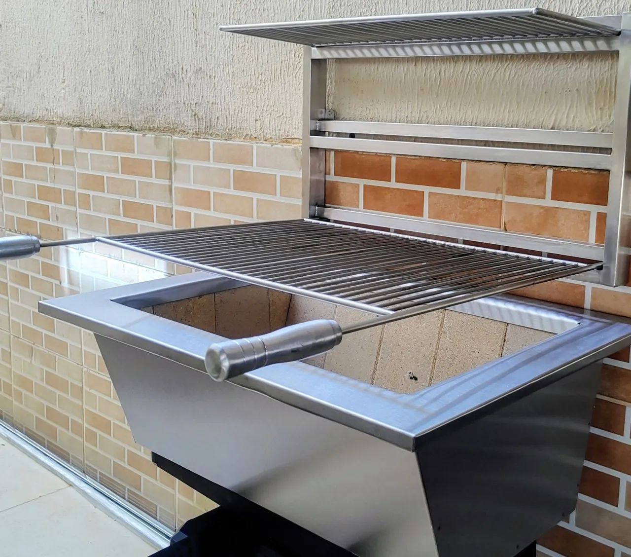 Churrasqueira com braseiro em inox - Foto 2
