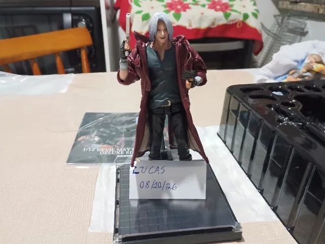 Sentinel Devil may cry 5 Dante DX usado com detalhe