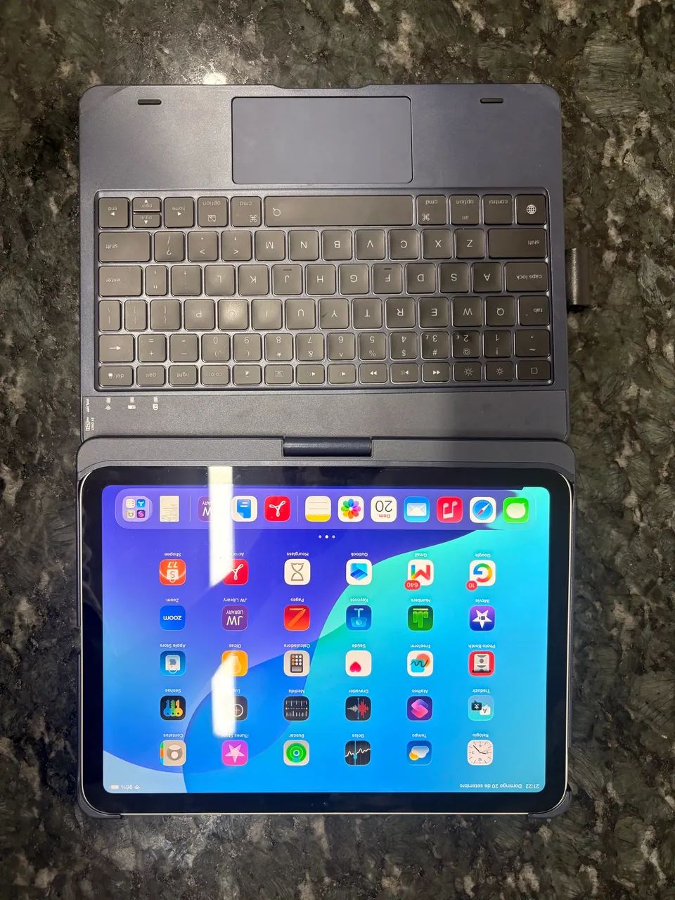 iPad 11 se 128 com Capa Teclado iPad Pro/air 11 Typecase Trackpad Retroiluminad - Foto 3