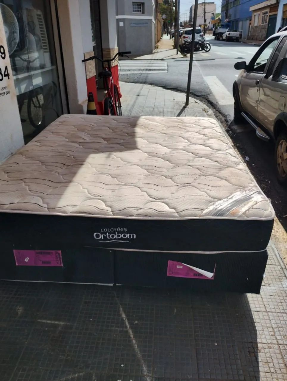 Cama box Queen 