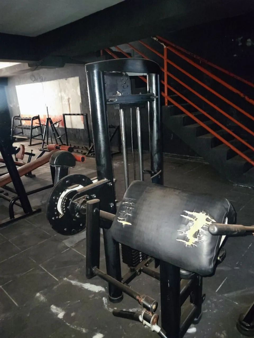 Equipamentos para academia (bíceps e tríceps) - Foto 2