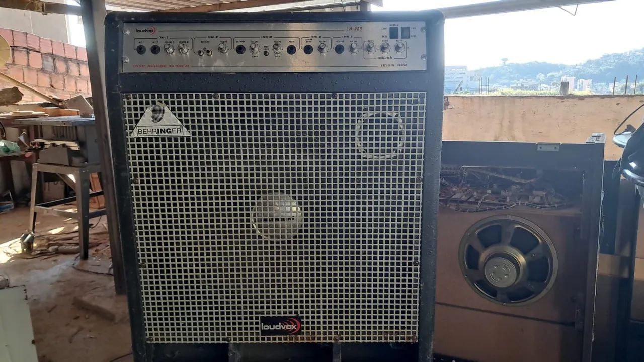 Caixa amplificada loudvox 