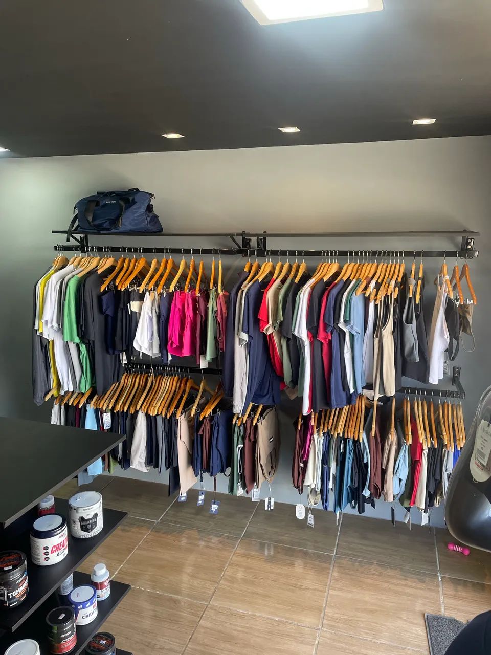 Roupa de academia, suplementos e acessórios  - Foto 2