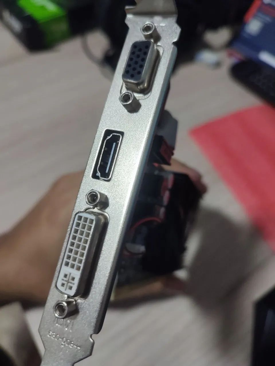 Placa de vídeo GT 210 1GB DDR3  - Foto 4