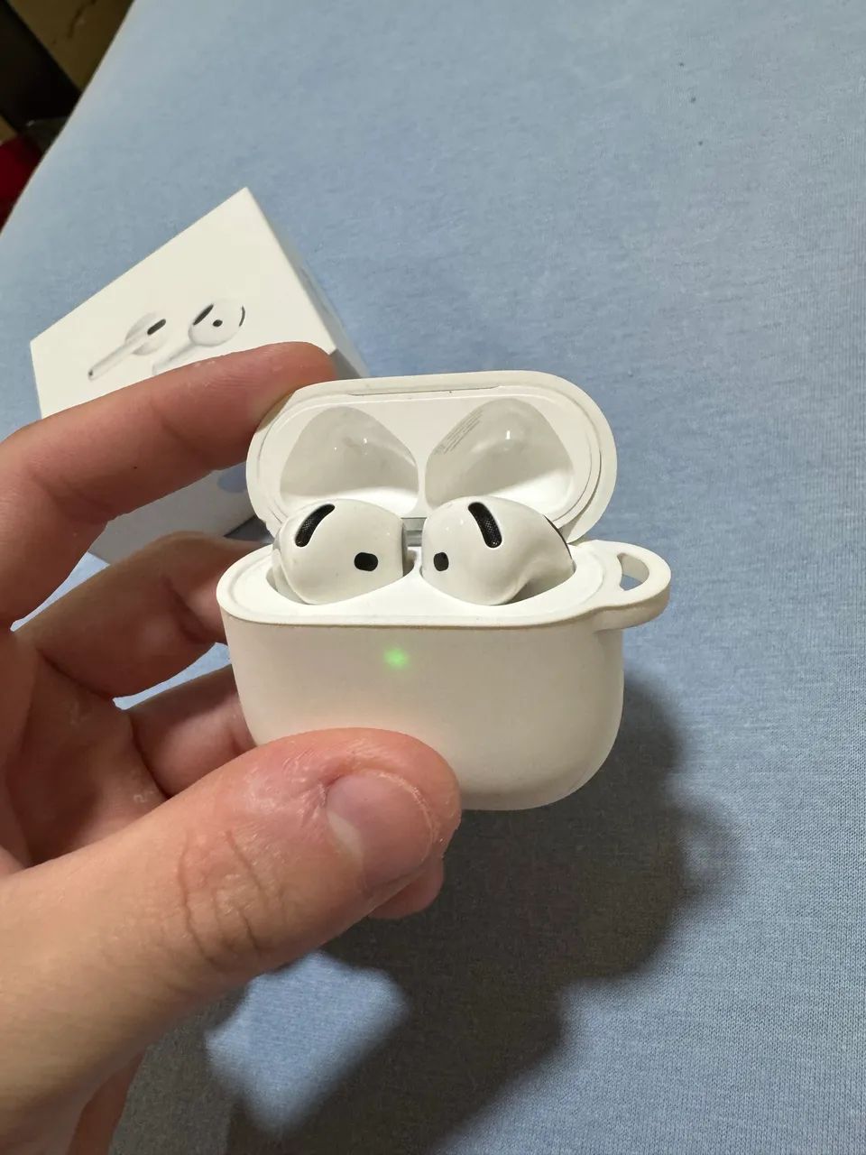 AirPods 4