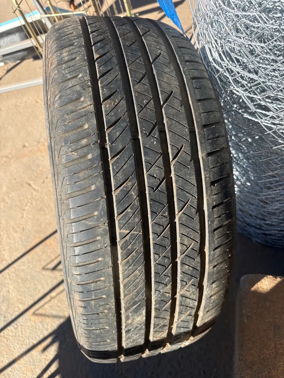 Pneu aro 19 255/55/19 