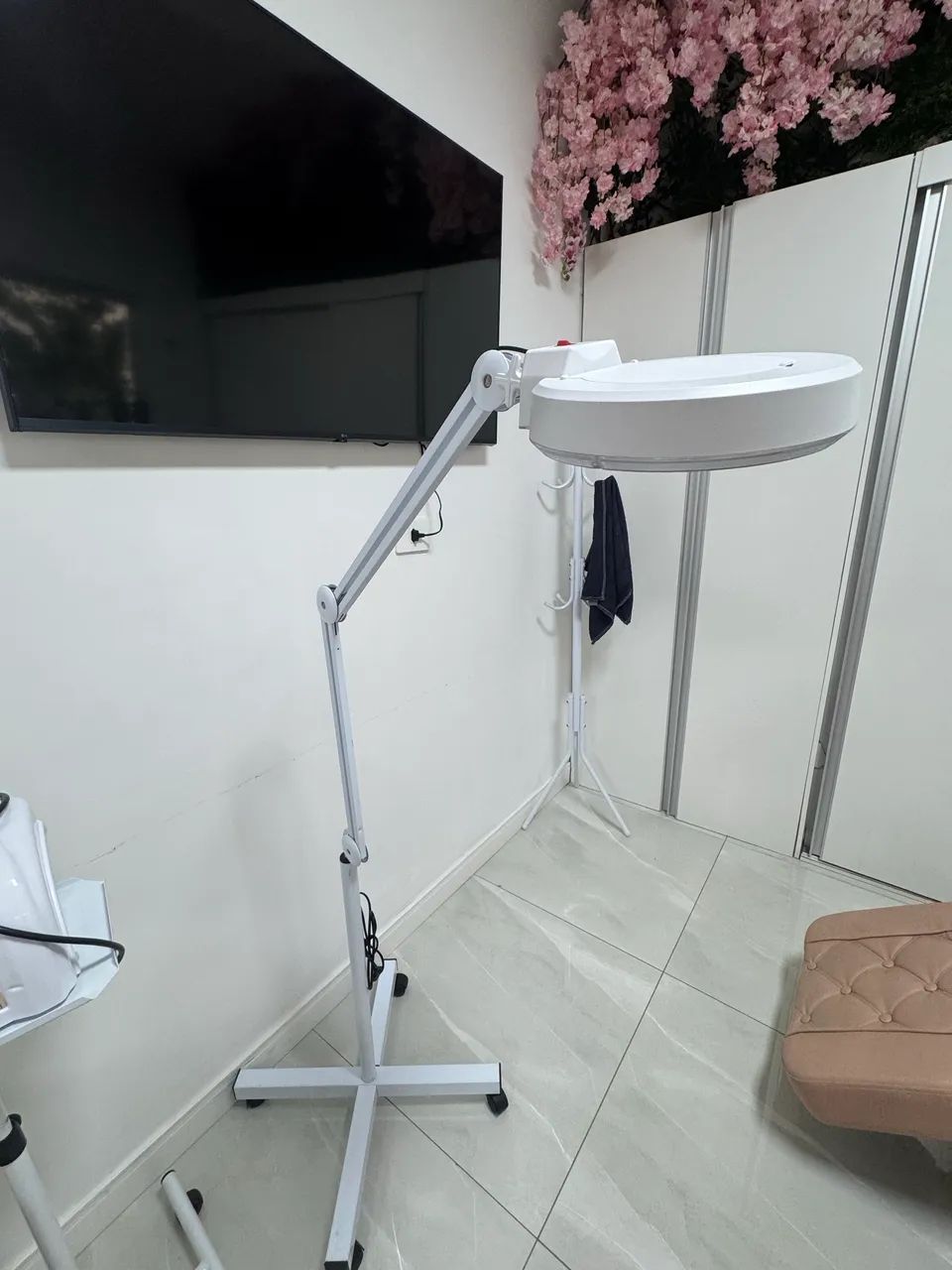 Máquina de ozônio + lupa com luz 