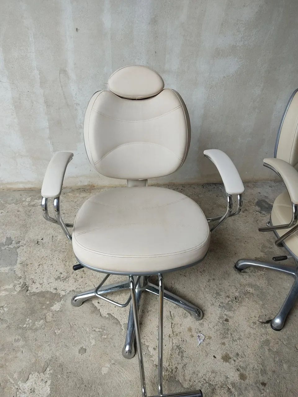 Vende-se Cadeiras para Salão de Beleza