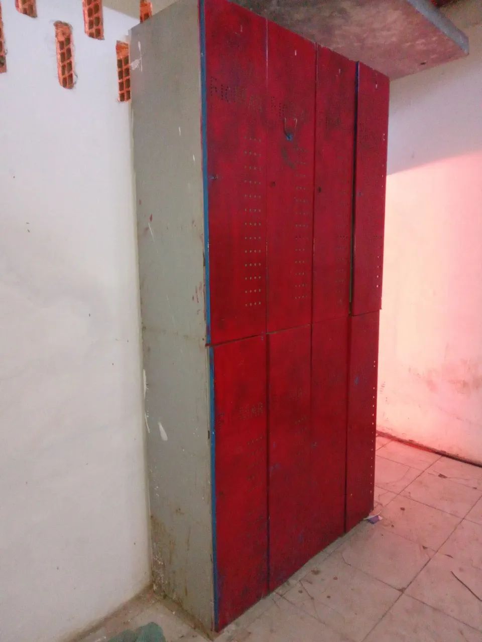 ARMARIO ROUPEIRO EM AÇO 8 PORTAS - Foto 2