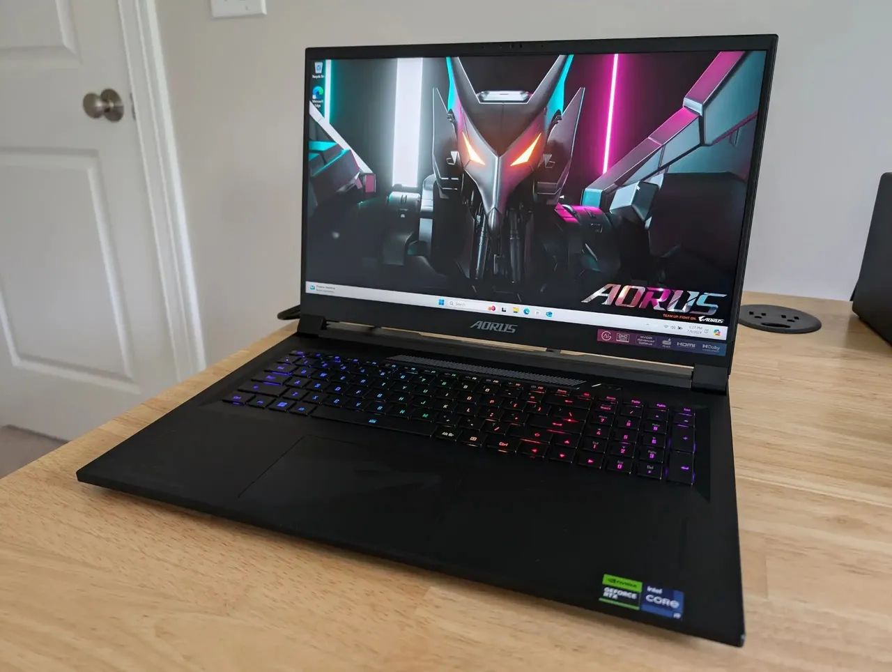 Notebook Aorus 17x RTX 4090 i9 64GB DDR5 2TB - Foto 2