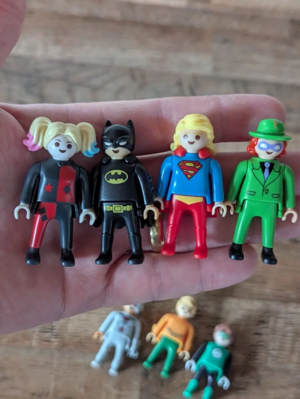 Kinder Ovo DC Playmobil (somente todos juntos) - Foto 2