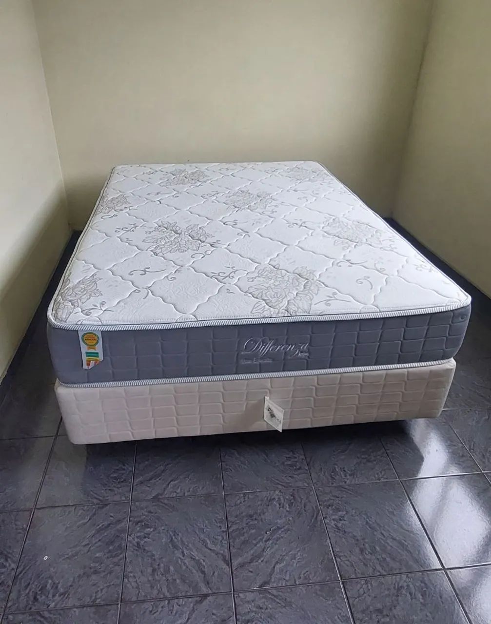 Cama box Anjo Colchões.
