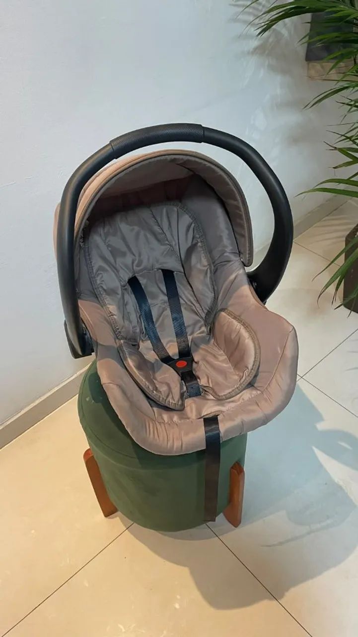 Carinho de bebê com bebê conforto  - Foto 2