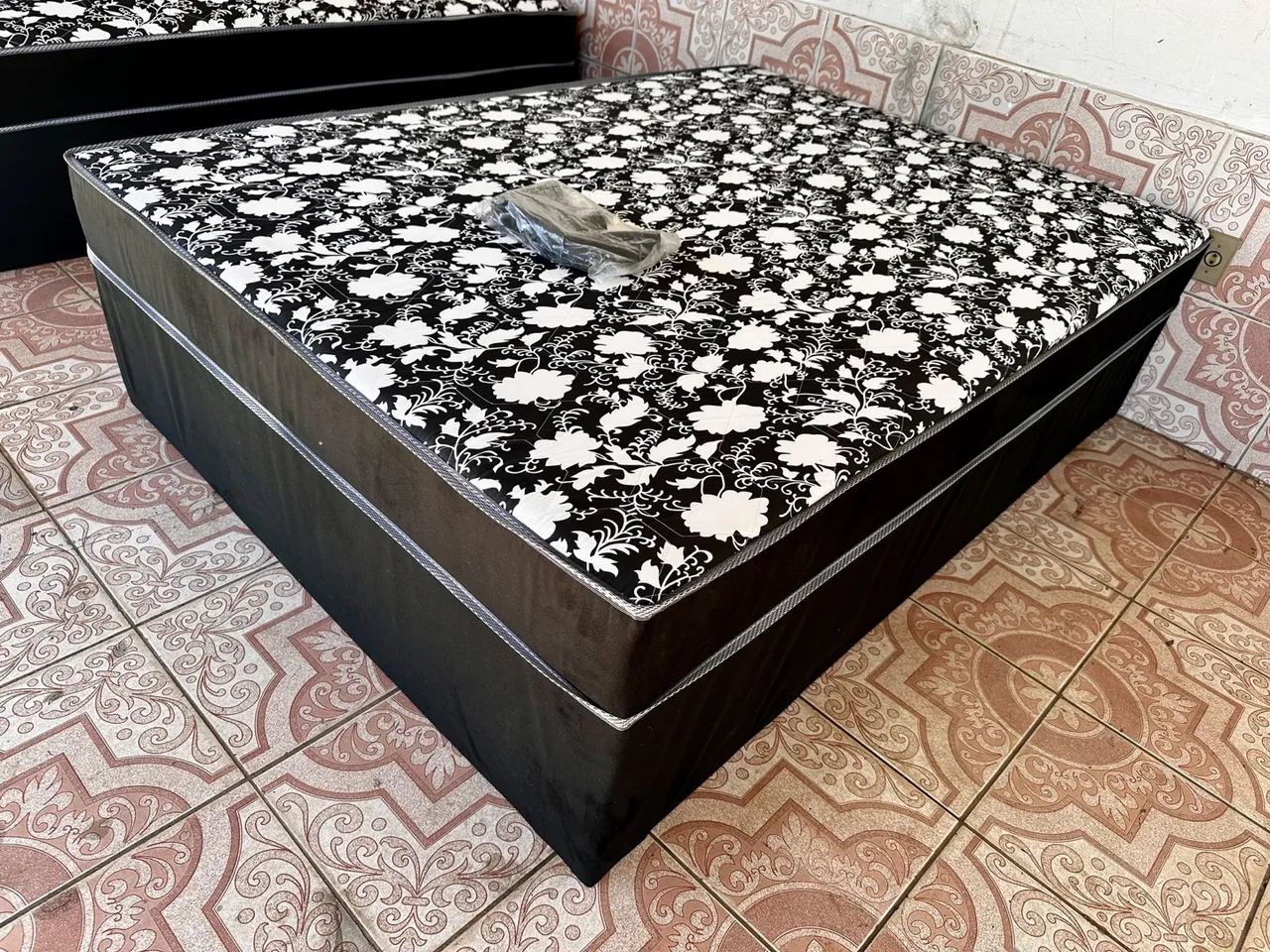  Cama Box Casal Completa com Colchão - Apenas R$300 - Foto 2