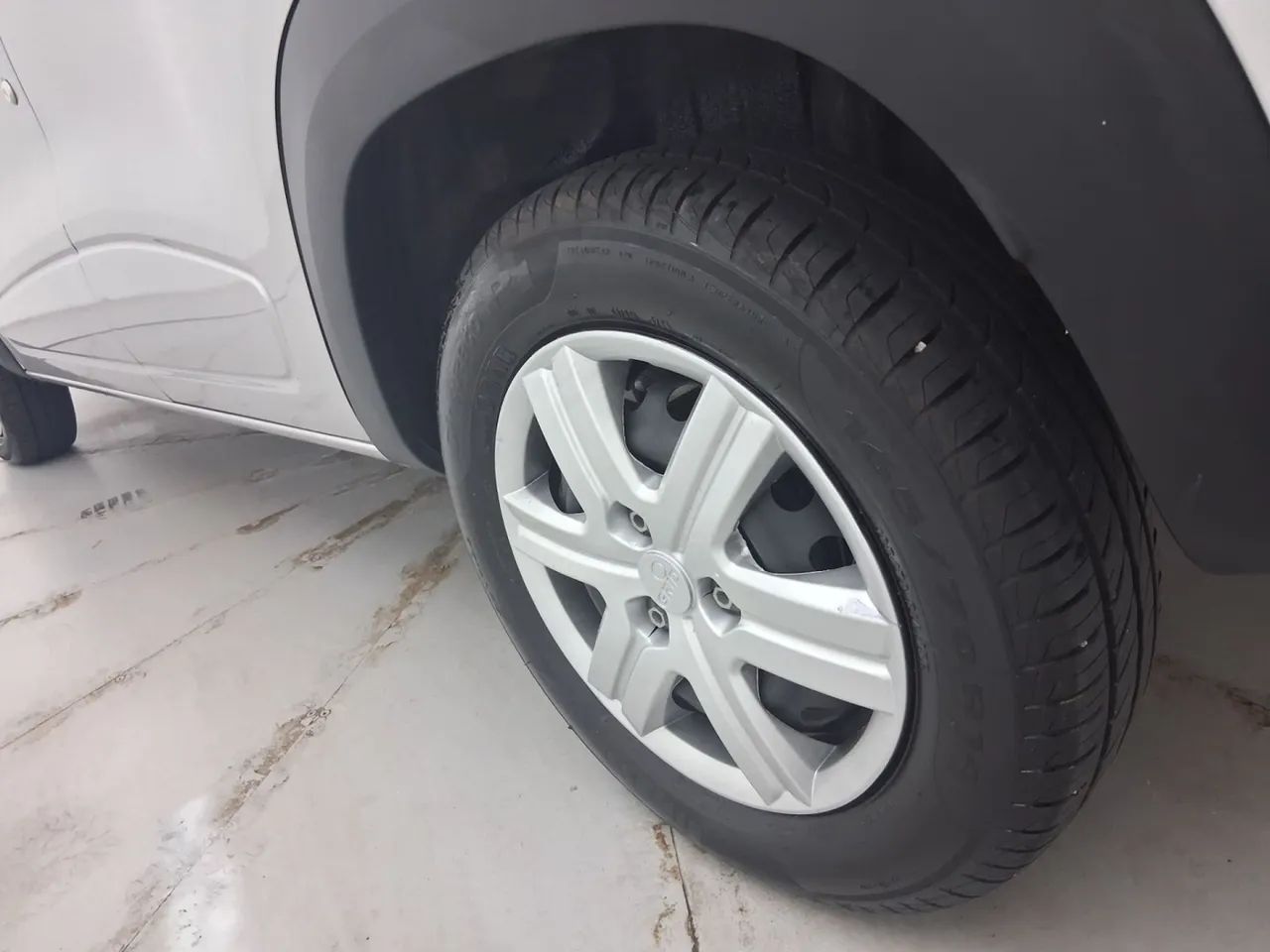 Renault Kwid 1.0 Zen, foto 12 de 18
