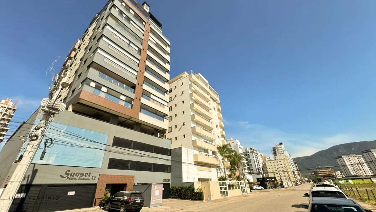 Duplex na Pedra Branca com 3 suítes, 3 banheiros, 2 vagas - Foto 2