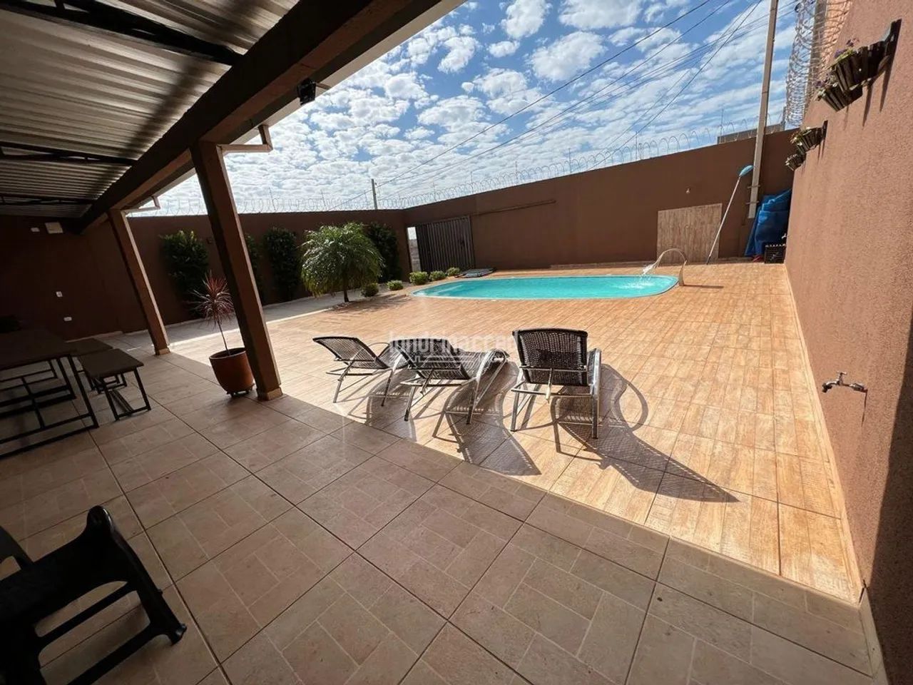 Imóvel Comercial à Venda em Jardim Europa 2, Cambé - PR