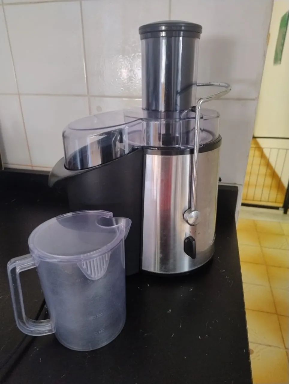 EXTRATOR ESPREMEDOR DE SUCO ELÉTRICO
