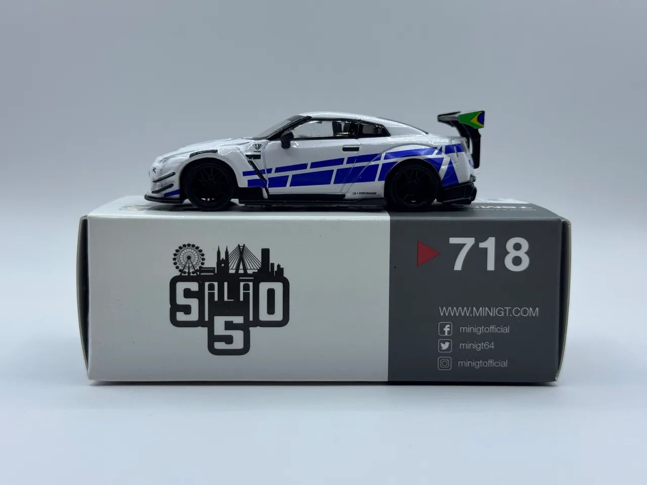 Mini GT 718 - Nissan GT-R (R35) Salão DieCast 2024 (5)