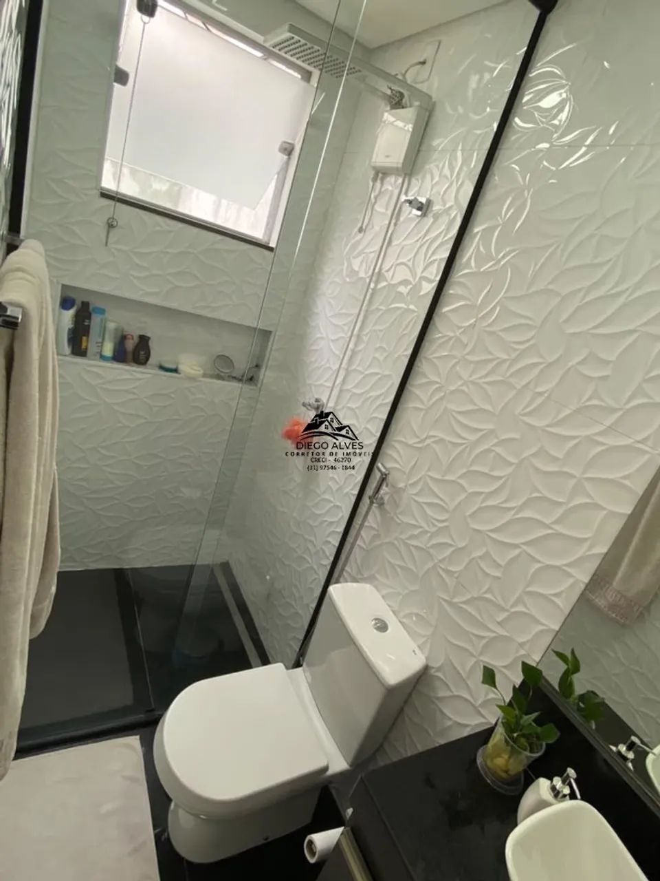 CASA À VENDA  CONFORTO E EXCELENTE POTENCIAL - Foto 2