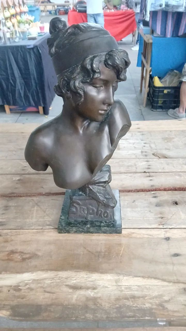 Maravilhosa escultura de bronze maciço Sapho