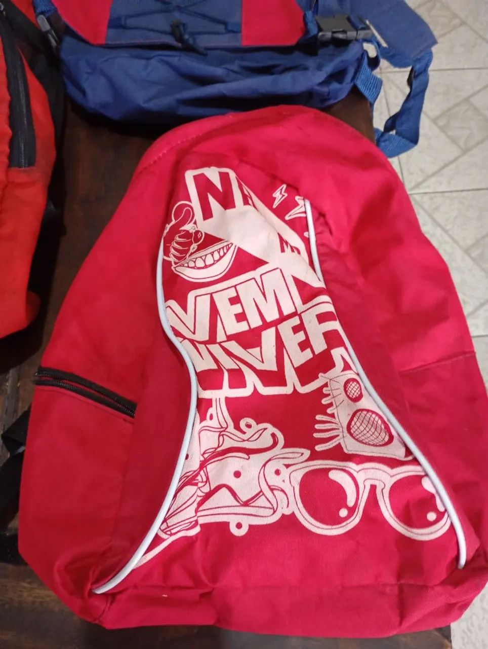 Três MOCHILAS  Médias excelente estado  - Foto 3
