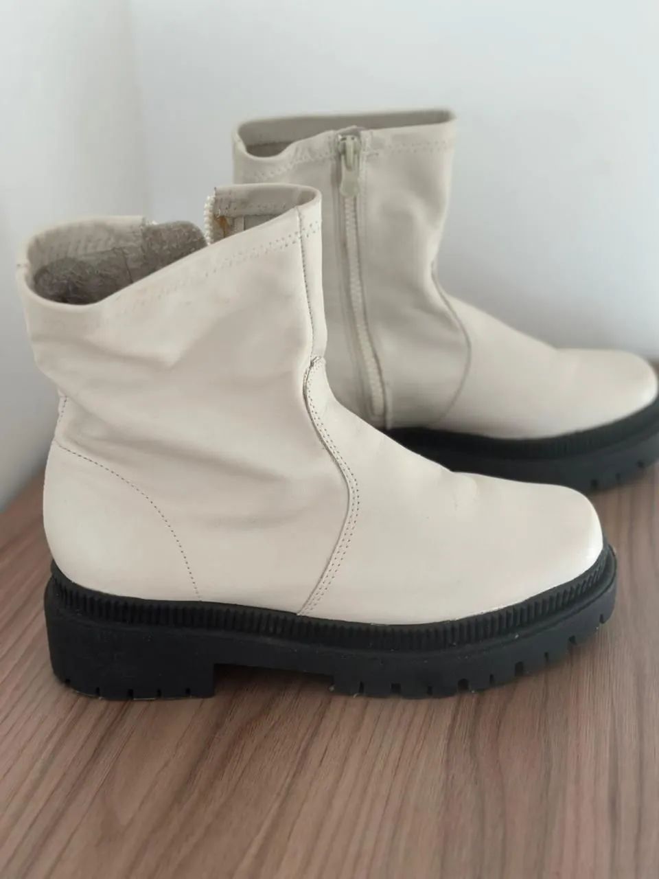 Bota feminina de couro legítimo  - Foto 4
