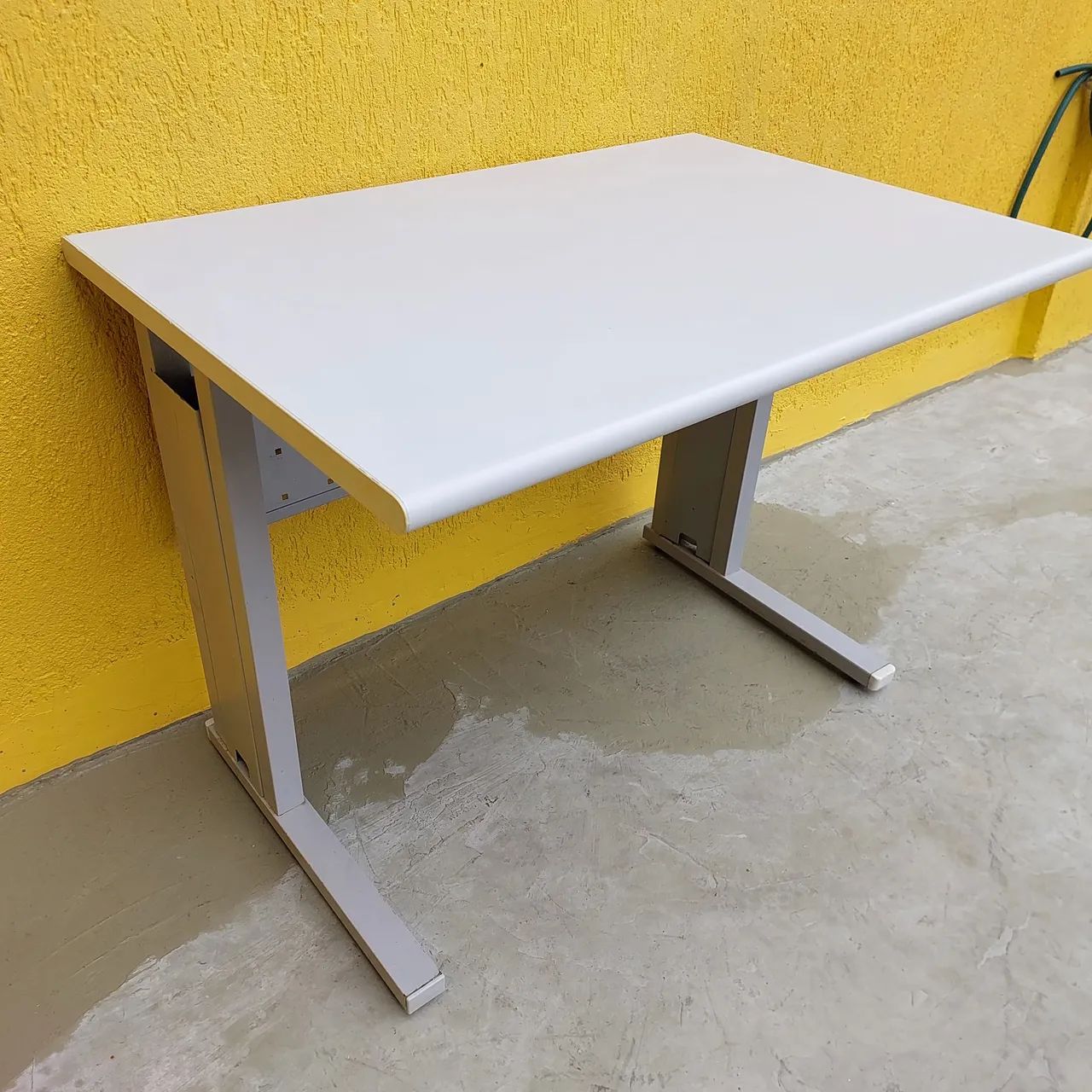 Mesa escritório 1.00x70cm compacta  - Foto 2