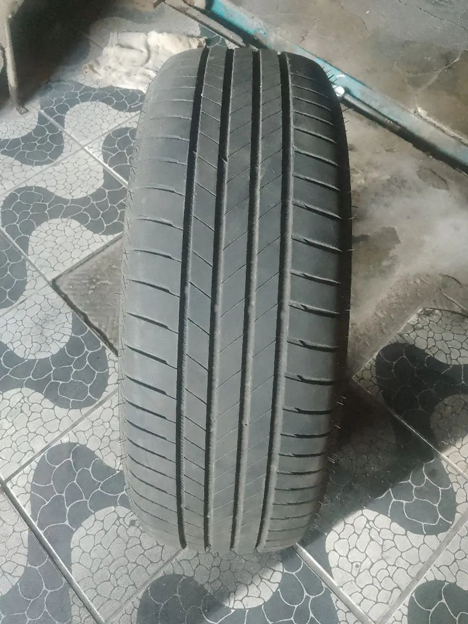 Pneu Bridgestone 215/60R17.  - Foto 4