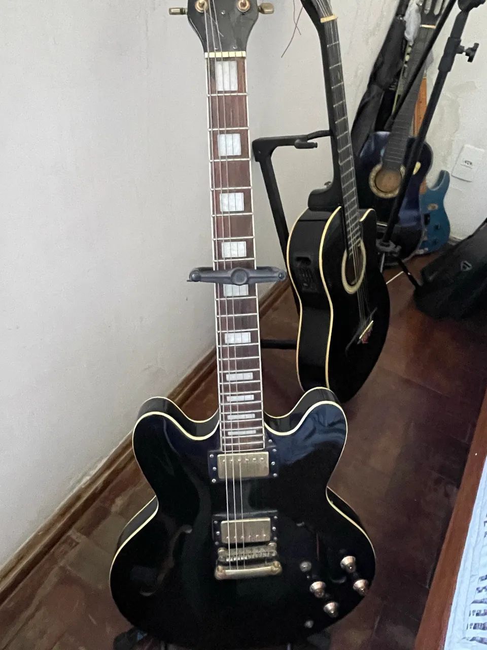 Guitarra semi acústica benson